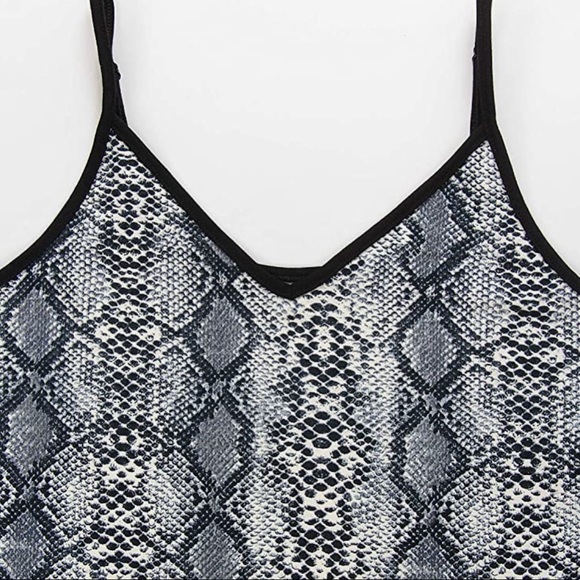 Flowy Snakeskin print tank~ - Picture 7 of 12